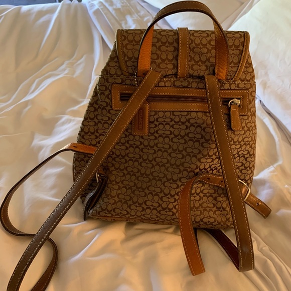 Vintage Signature Coach Backpack - Picture 2 of 7